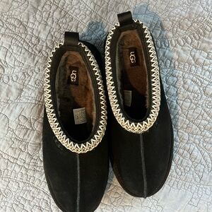 UGG Tazz Platform Slippers (black)